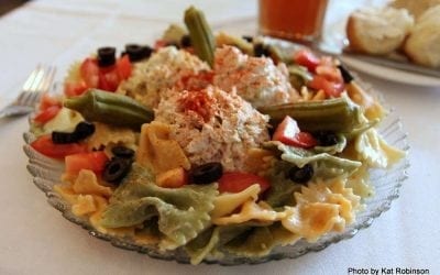 Elizabeth’s Restaurant and Catering Downtown Batesville Open 6 days a Week – And THE ROLLS ARE AWESOME!!